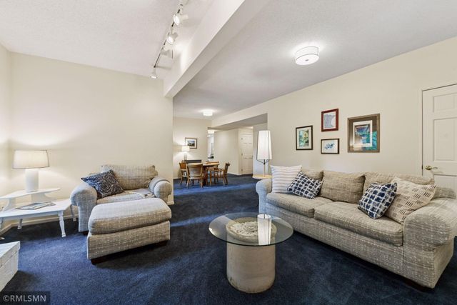 19500 Silver Lake Trail, Shorewood, MN 55331