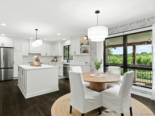 4405 North River Road, Fort Gratiot, MI 48059