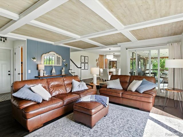 4405 North River Road, Fort Gratiot, MI 48059