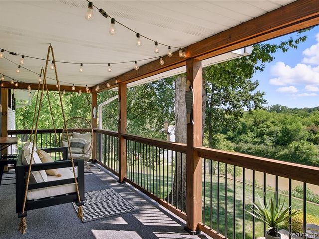 4405 North River Road, Fort Gratiot, MI 48059