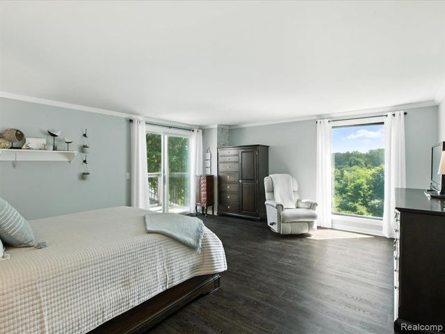 4405 North River Road, Fort Gratiot, MI 48059