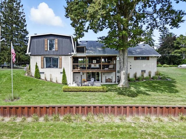 4405 North River Road, Fort Gratiot, MI 48059