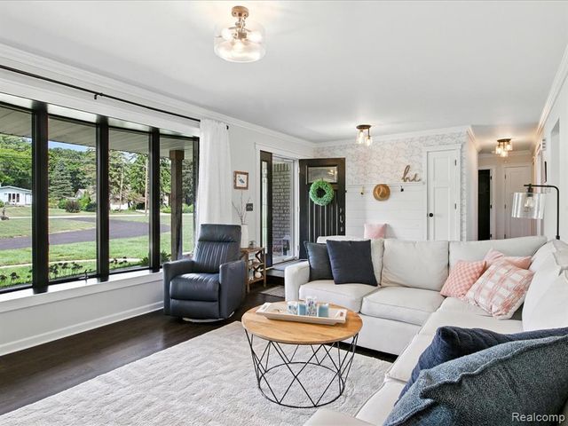 4405 North River Road, Fort Gratiot, MI 48059