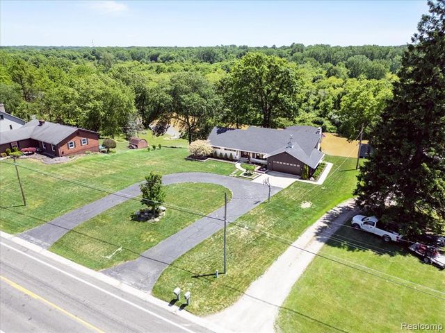 4405 North River Road, Fort Gratiot, MI 48059