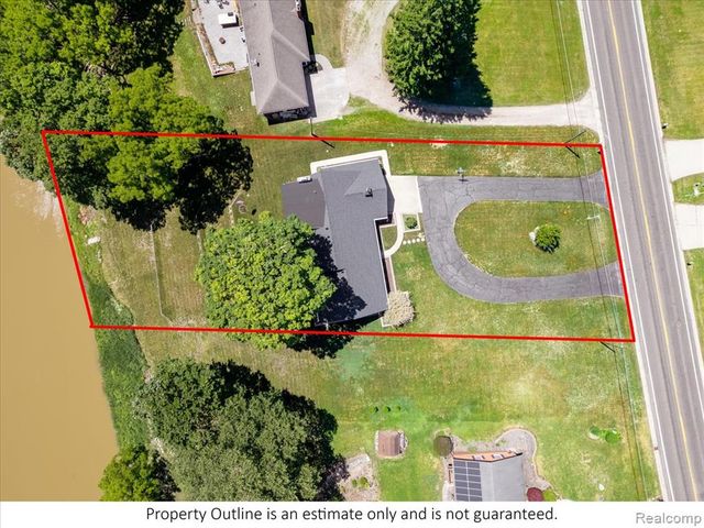 4405 North River Road, Fort Gratiot, MI 48059