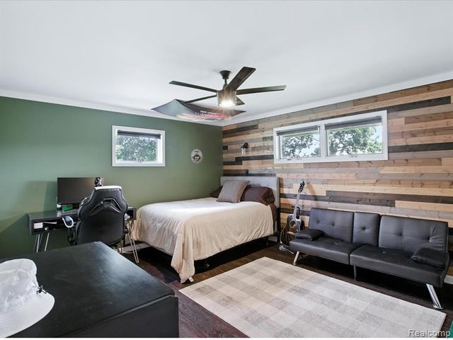 4405 North River Road, Fort Gratiot, MI 48059