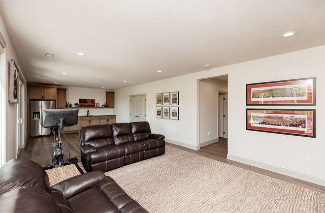 3810 Woodland Court, Waukee, IA 50263