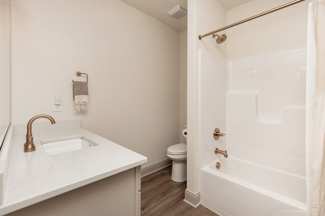 3810 Woodland Court, Waukee, IA 50263