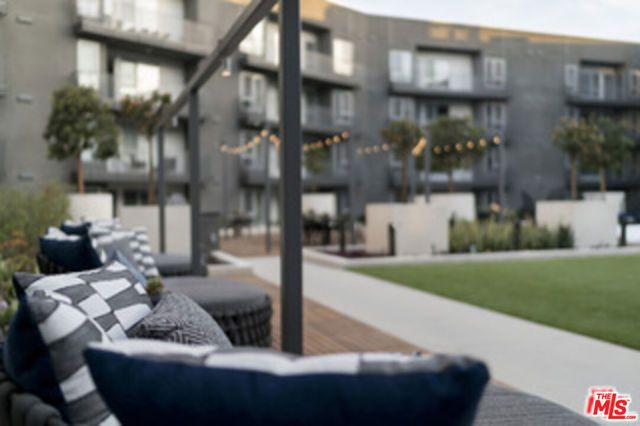 3425 W OLIVE Avenue 306, Burbank, CA 91505