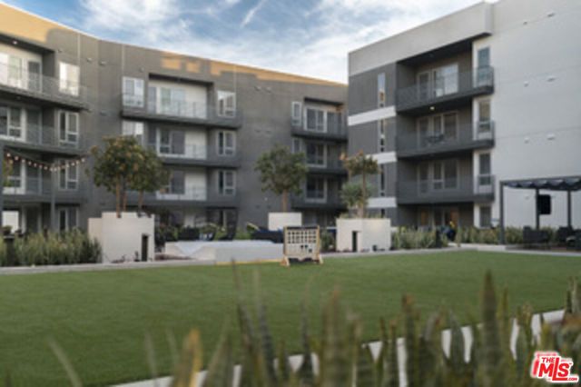 3425 W OLIVE Avenue 306, Burbank, CA 91505