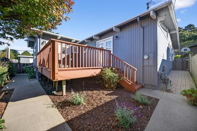 1122 Presidio Boulevard, Pacific Grove, CA 93950