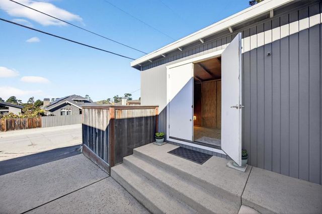 1122 Presidio Boulevard, Pacific Grove, CA 93950