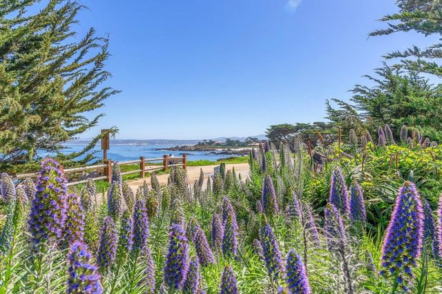 1122 Presidio Boulevard, Pacific Grove, CA 93950