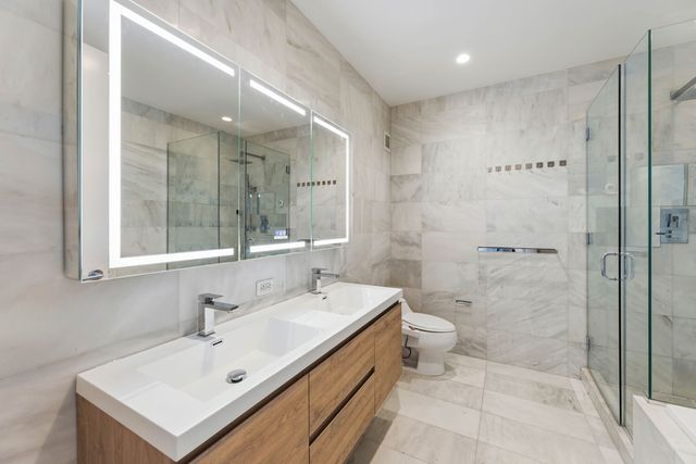 75 Wall St Apt 35C, New York City, NY 10005