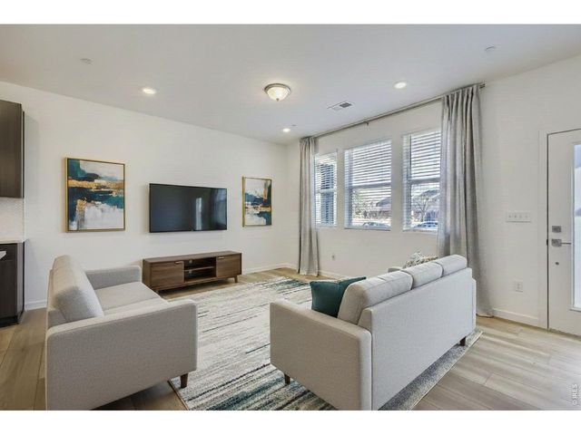 960 Nettle Ln, Fort Collins, CO 80524