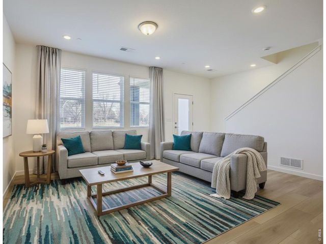960 Nettle Ln, Fort Collins, CO 80524