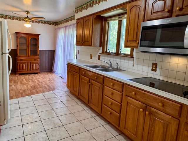 8119 Van Vleet Road, Gaines, MI 48436