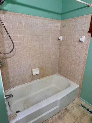 8119 Van Vleet Road, Gaines, MI 48436