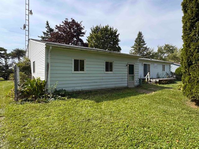 8119 Van Vleet Road, Gaines, MI 48436