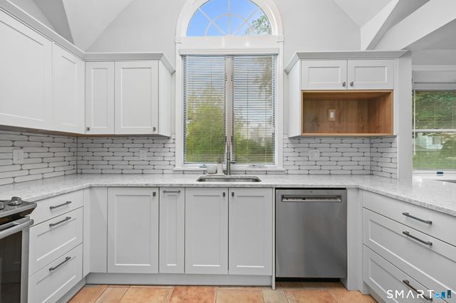 18 Windy Knolls, Greenwich, CT 06831