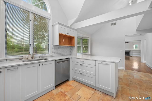 18 Windy Knolls, Greenwich, CT 06831