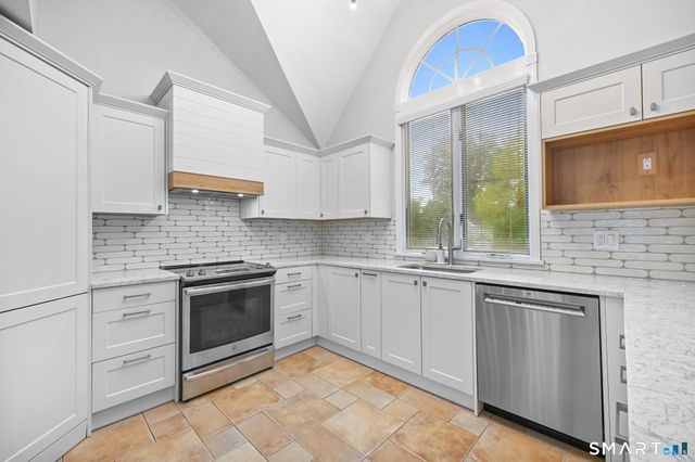 18 Windy Knolls, Greenwich, CT 06831