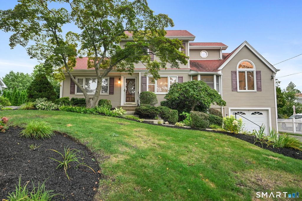 18 Windy Knolls, Greenwich, CT 06831