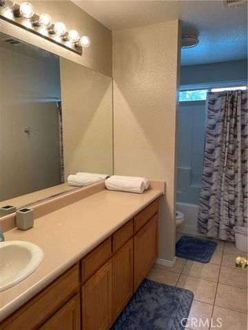 612 W Packwood, Visalia, CA 93277