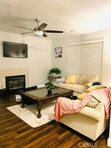 612 W Packwood, Visalia, CA 93277