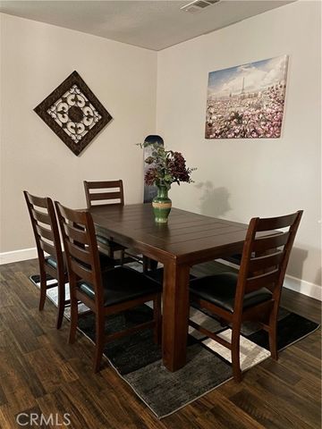 612 W Packwood, Visalia, CA 93277