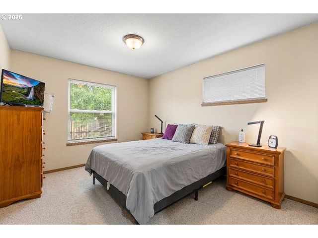8351 N BANK St, Portland, OR 97203