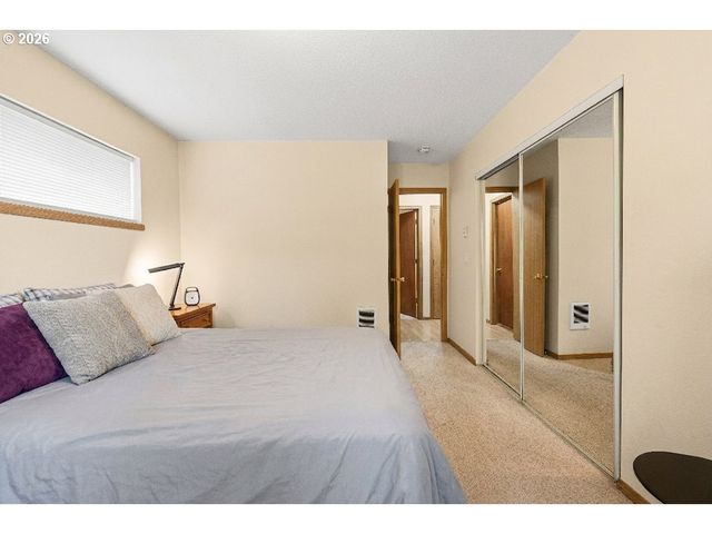 8351 N BANK St, Portland, OR 97203