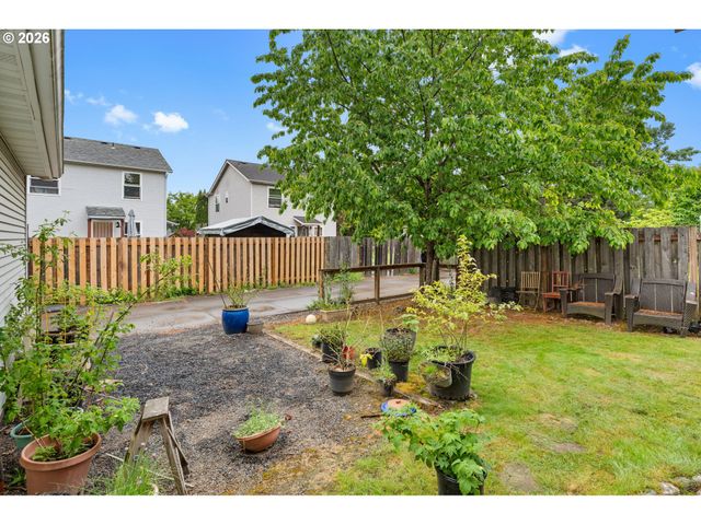 8351 N BANK St, Portland, OR 97203