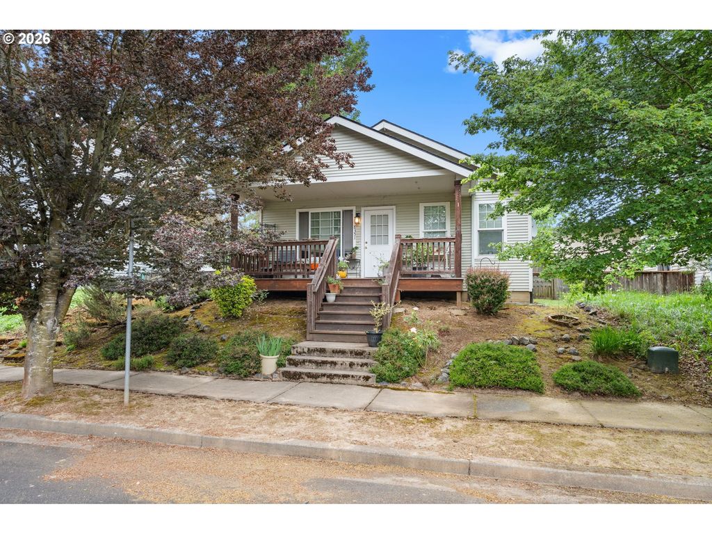 8351 N BANK St, Portland, OR 97203