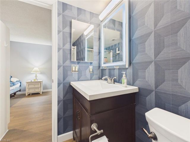 512 24th St Apt 104, Virginia Beach, VA 23451