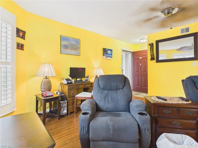 512 24th St Apt 104, Virginia Beach, VA 23451