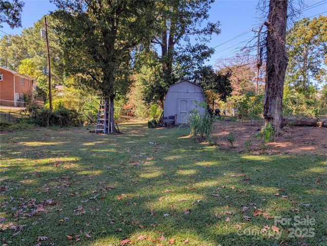 4618 Thornwood Road, Charlotte, NC 28213