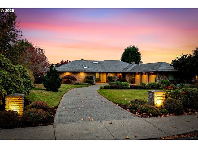 750 Se ARROW CREEK Ln, Gresham, OR 97080