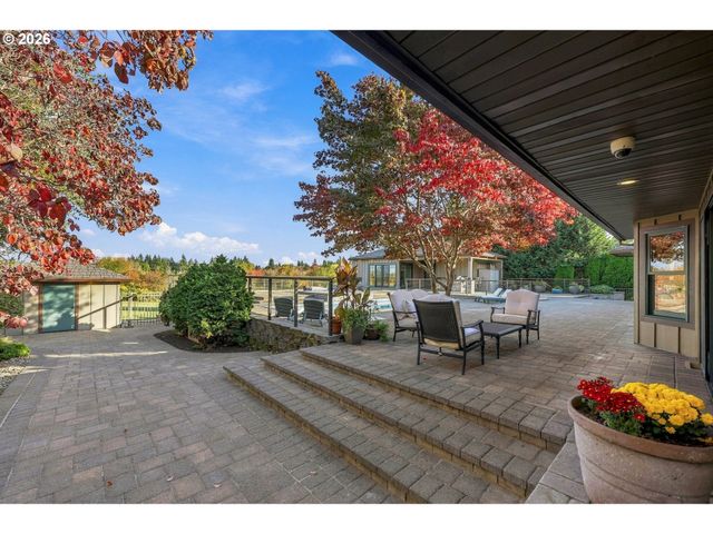 750 Se ARROW CREEK Ln, Gresham, OR 97080
