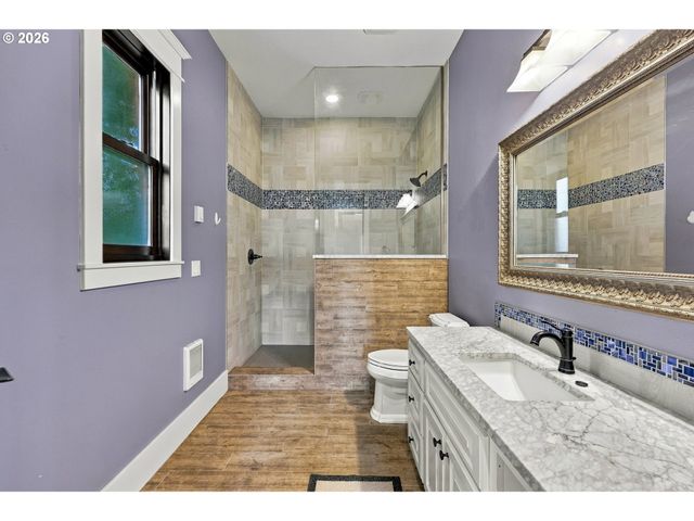 750 Se ARROW CREEK Ln, Gresham, OR 97080