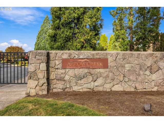 750 Se ARROW CREEK Ln, Gresham, OR 97080