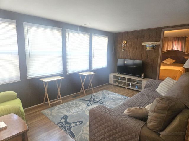 348 Bridge St., Garden City Beach, SC 29576