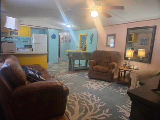 348 Bridge St., Garden City Beach, SC 29576
