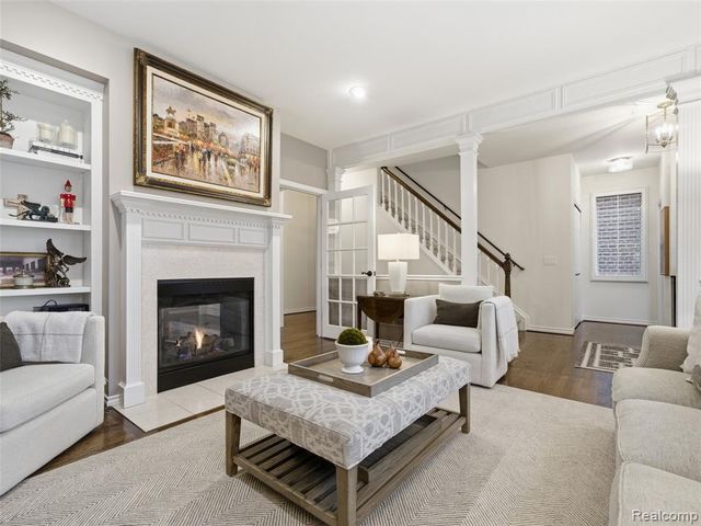 307 Taylor Avenue, Rochester, MI 48307