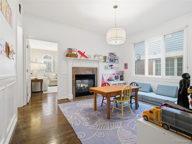 307 Taylor Avenue, Rochester, MI 48307