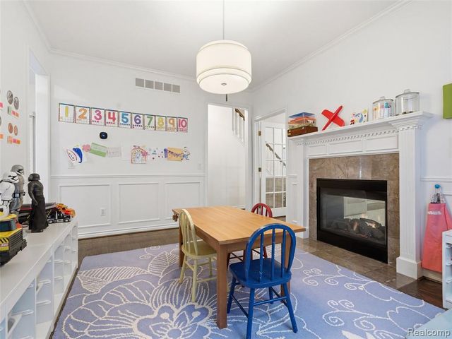 307 Taylor Avenue, Rochester, MI 48307