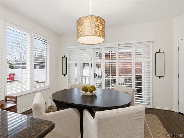 307 Taylor Avenue, Rochester, MI 48307