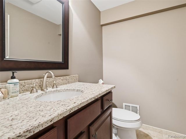 307 Taylor Avenue, Rochester, MI 48307