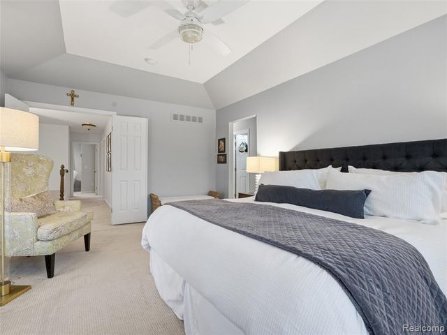 307 Taylor Avenue, Rochester, MI 48307