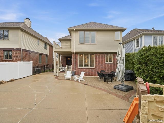 307 Taylor Avenue, Rochester, MI 48307